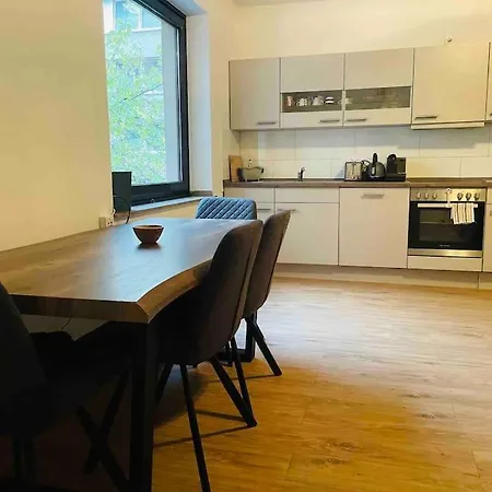 Zentrale Wohnung Direkt Am Hauptbahnhof - Bismarck Düsseldorf Exterior foto